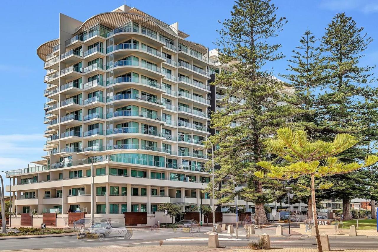 Waterfront Resort-Style Living At Glenelg Beach Adelaide Eksteriør billede