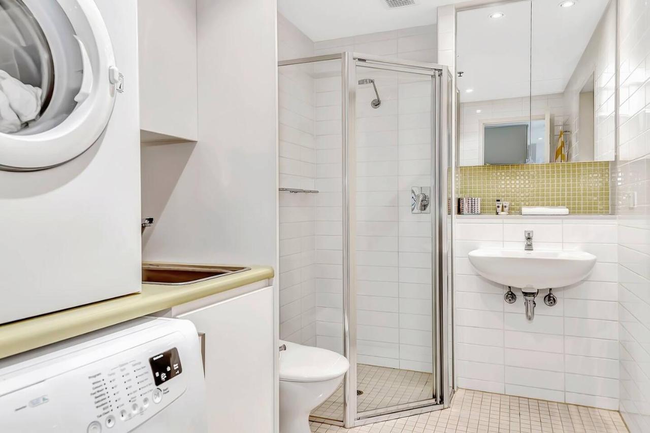 Waterfront Resort-Style Living At Glenelg Beach Adelaide Eksteriør billede